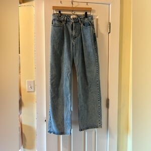 Abercrombie the 90s Relaxed High Rise Jean